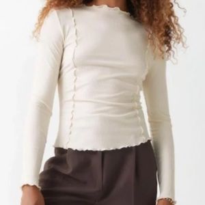 Striped Scallop Fitted Long-sleeve Top